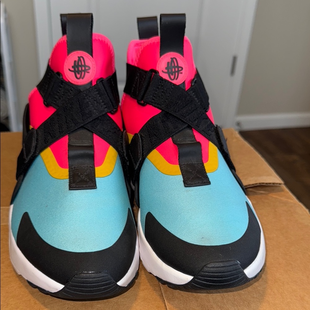 Nike Women’s Southbeach Harrahche